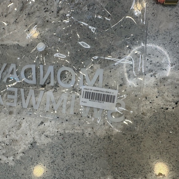 Monday Swimwear Summer Peach Crinkle Hanalei Top Size V - Picture 4 of 6